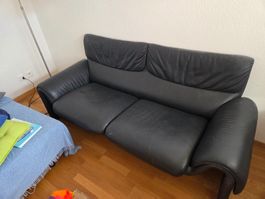 Ledersofa schwarz 2-Plätzer gebraucht in gutem Zustand