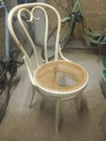 Antiker Thonet Stuhl, Geflecht defekt, Vintage Deko