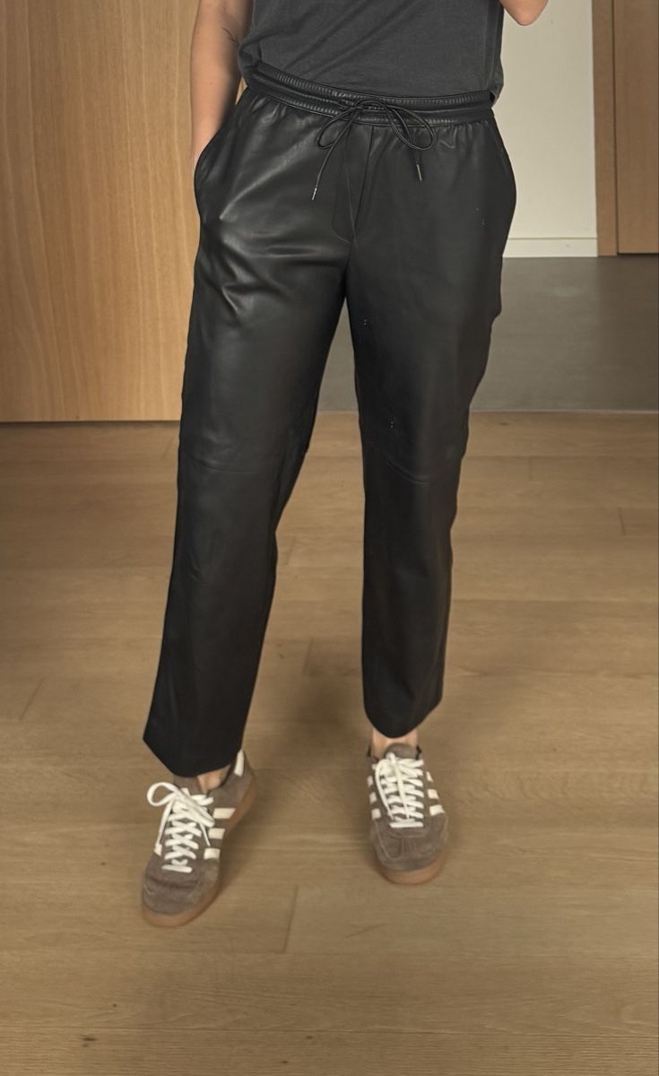 Mango Hosen: Lederhose Schwarz, Gr. S – Gebraucht aus Zürich von SaraLU
