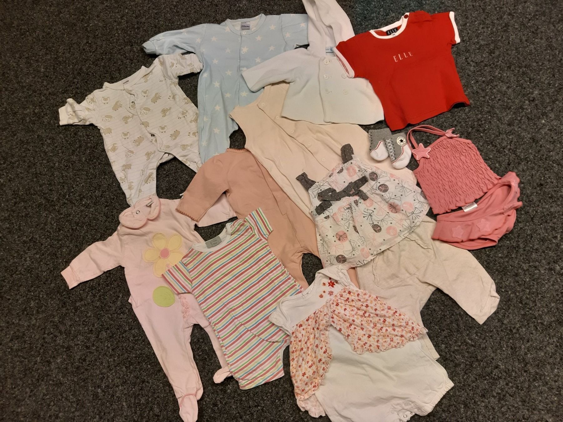 Lotti & Set di vestiti: Kleiderpaket Gr. 56/62 Mädchen – Usato da Schmitten FR venduto da ReniStern