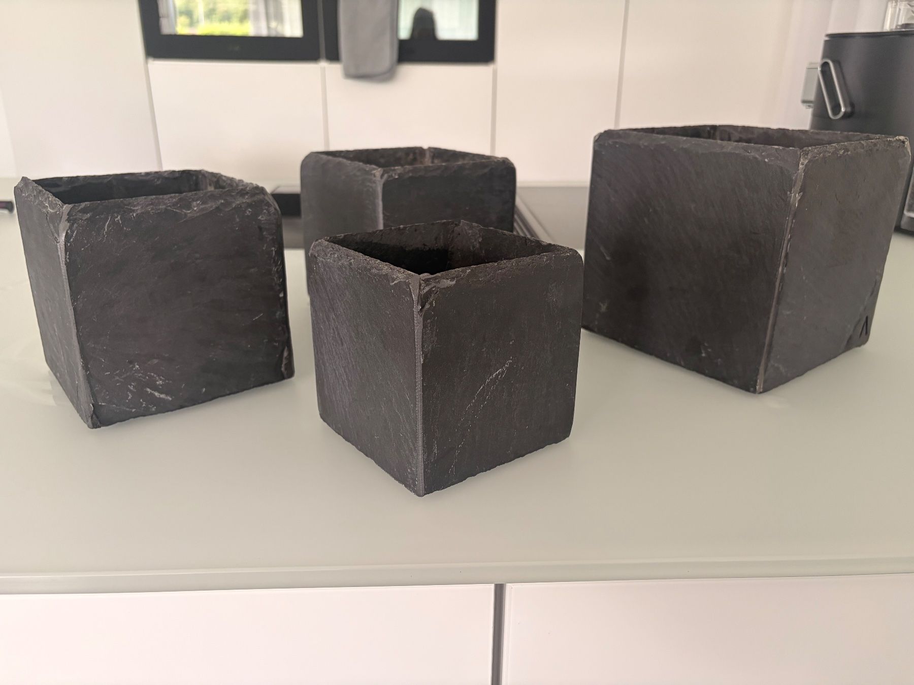 Vasi per fiori: 4 Schiefer Blumentöpfe klein – Usato da Kleindöttingen venduto da Sabey