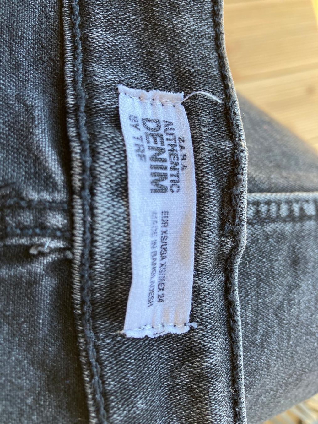 Zara Gonne: zara Jeansjupe Grösse XS – Usato da Allenwinden venduto da Obalu 3