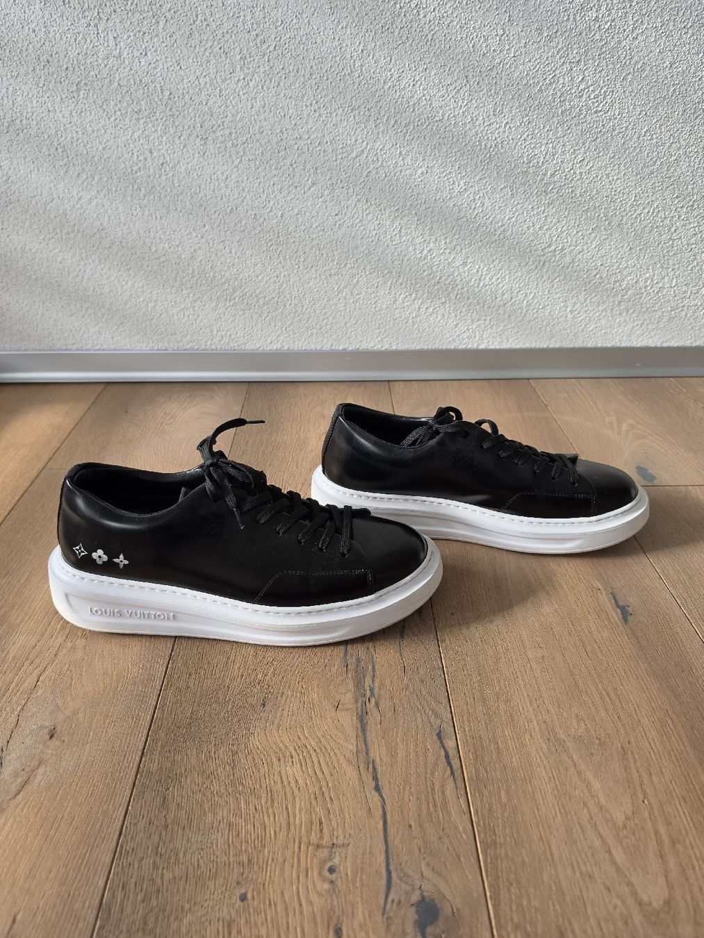 Louis Vuitton Damenschuhe: Louis Vuitton Sneaker Grösse 6½  – Gebraucht aus Oberrohrdorf von VRG_1704 2