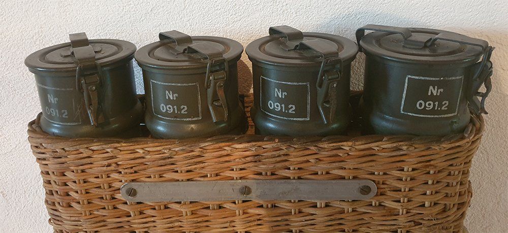 Altro in Decorazioni & Accessori: Militär Rackrohr Behälter – Usato da Rottenschwil venduto da Willys_jeep 2