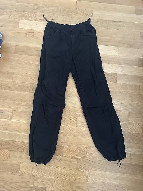 Bershka Pantaloni: Bershka Cargo Hosen – Usato da Münsingen venduto da klo_bvb2