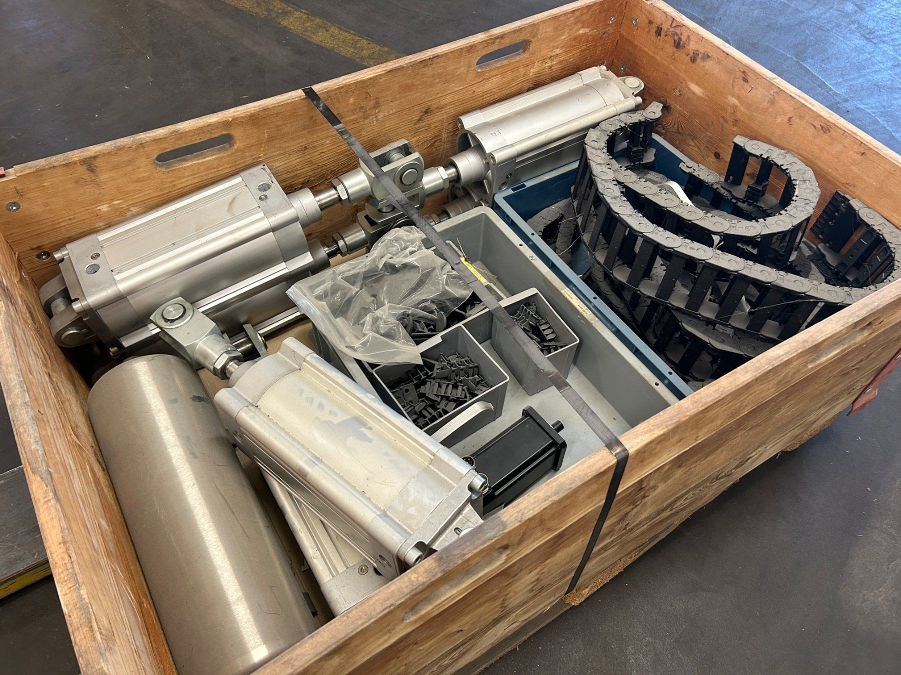 Altre forniture industriali: Posten Pneumatikzylinder – Usato da Zofingen venduto da Maschinenfabrik