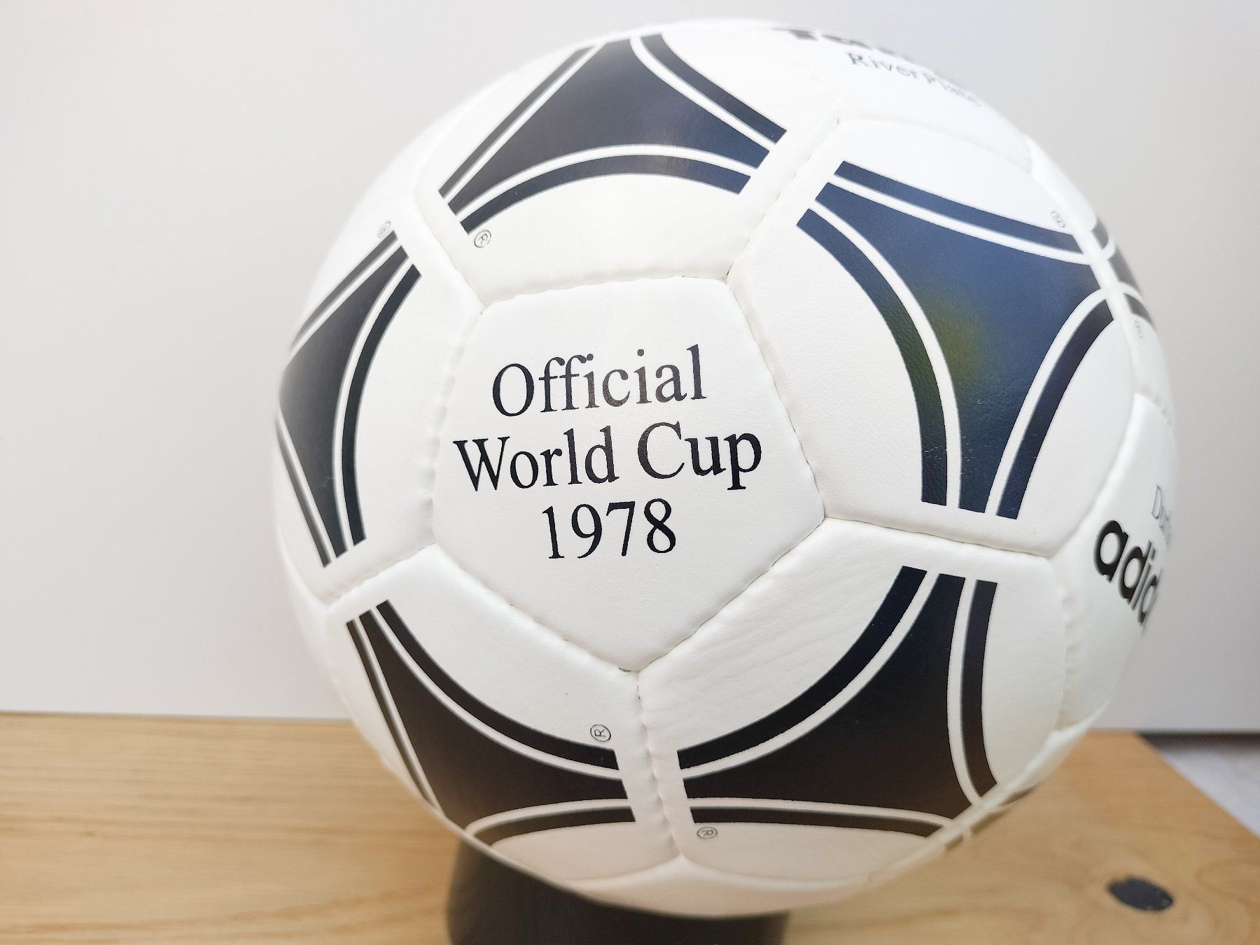 Adidas Palloni: Original Adidas Matchball WM 1978 – Usato da Wil SG venduto da kaizzen 1