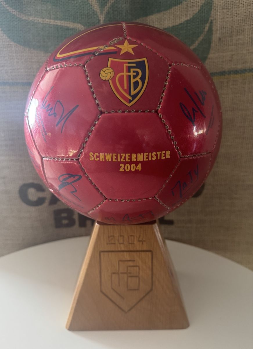 FC Basel Bälle: FC Basel Schweizermeister 2004 Ball – Gebraucht aus Emmenbrücke von Herzog07 8