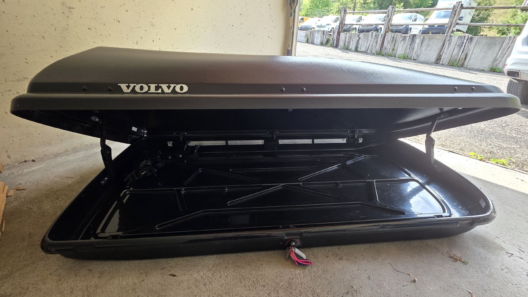 Box da tetto: Volvo dachbox  – Usato da Fischenthal venduto da Violcik 3