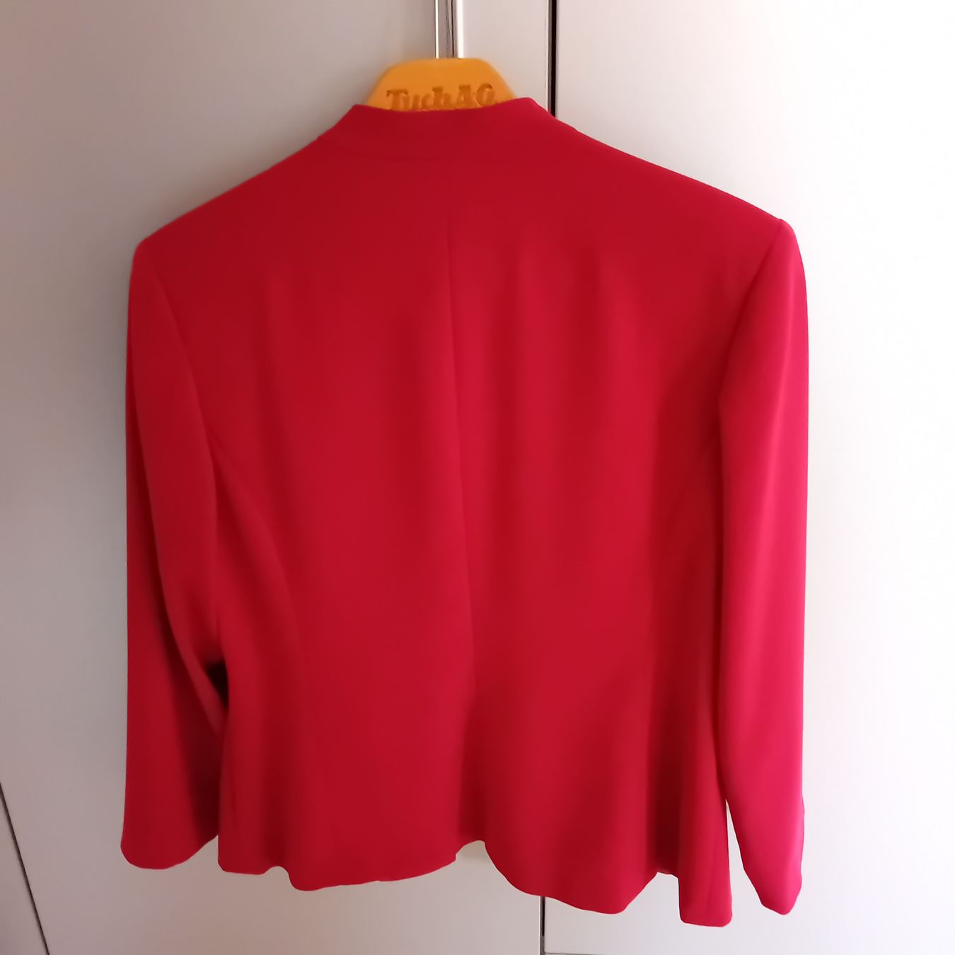 Giacche: Blazer rot Gr. 42 mit Schulterpolster – Usato da Stäfa venduto da Flurina12 3