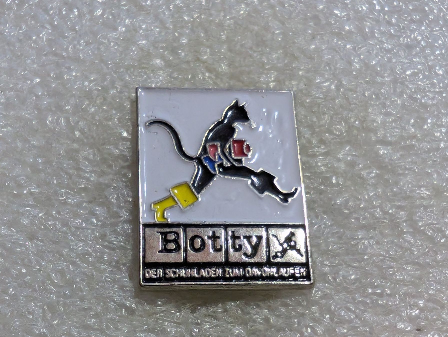 Placchette & Badge: Ansteckpin 193: Botty – Usato da Oppligen venduto da Pin-Fall-Shop