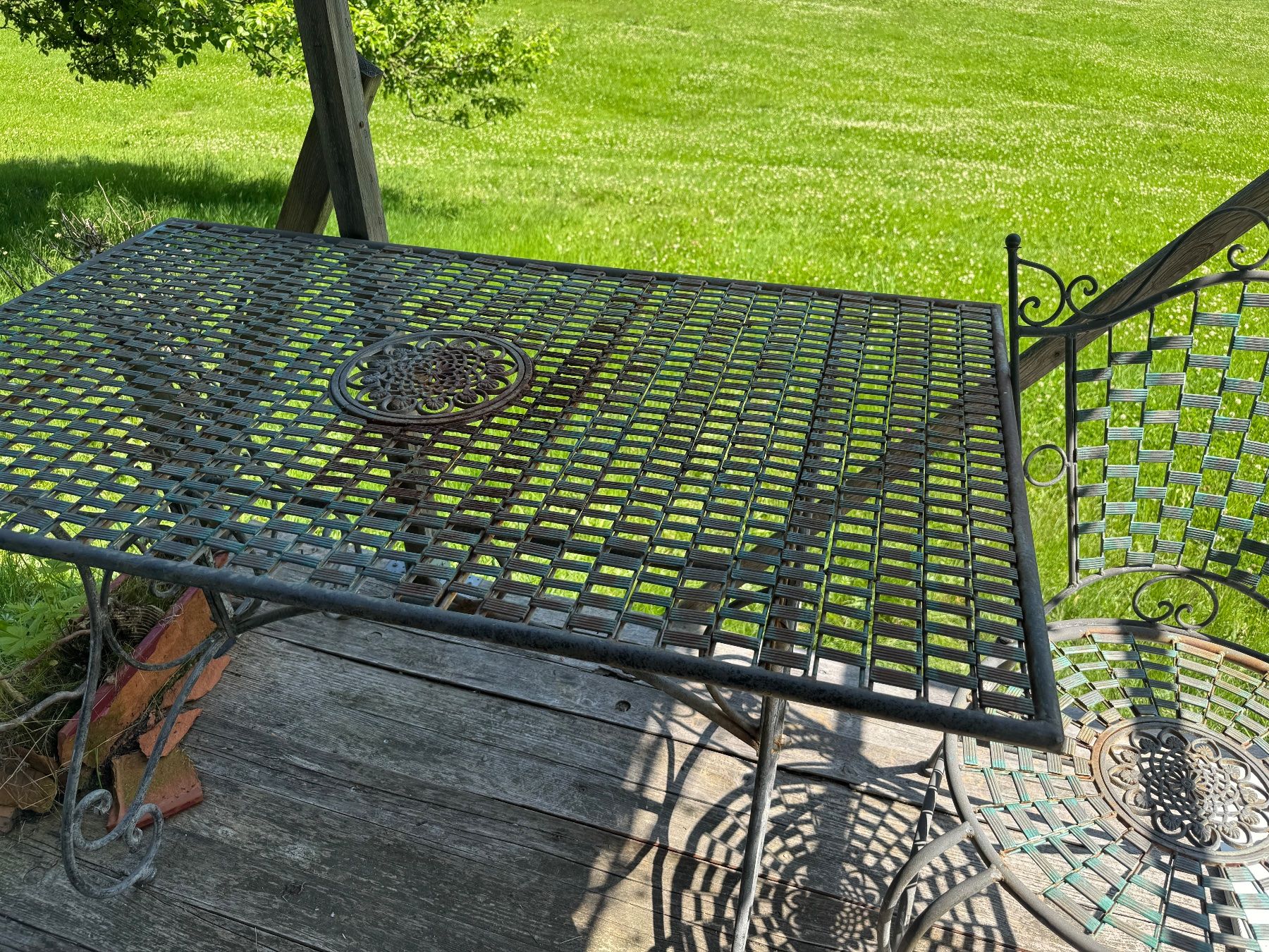 Set di tavolo e panche: Gartentisch aus Eisen mit passenden 4 Stühlen – Usato da Schwellbrunn venduto da Magdalena888 8