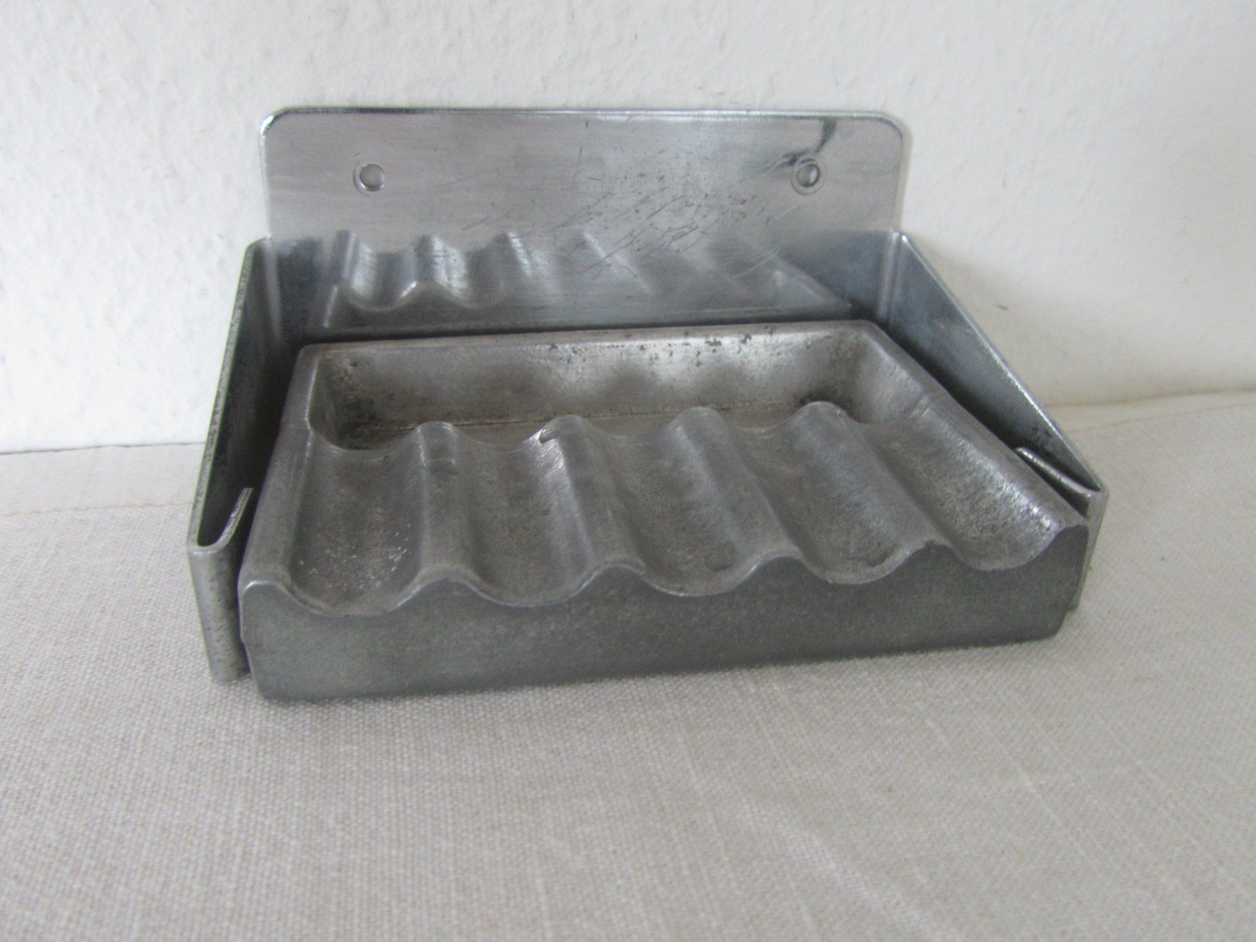 Aschenbecher: Vintage Wandaschenbecher / Alu – Gebraucht aus Seengen von mikelele 1