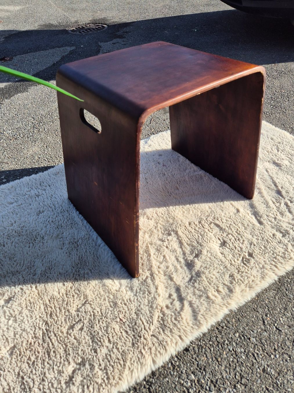 Sgabelli: tabouret vintage en bois courbé, table  de appoint – Usato da Fully venduto da tameab 1