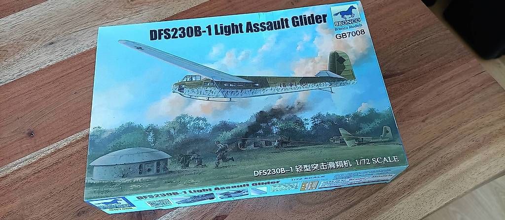 Kit di modellismo & Modellini statici: Maquette DFS230B-1 Light Assault Glider – Usato da Le Noirmont venduto da jer_jzh5