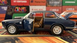 Alfa Romeo GT 1300 Junior Coupe 1973  Limitiert 500