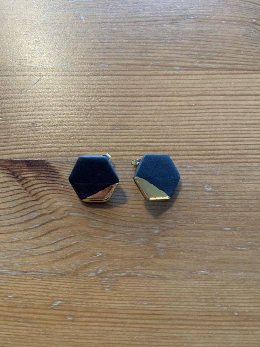 Orecchini pendenti & Orecchini a lobo: Ohrstecker schwarz/gold – Usato da Zürich venduto da Mar_Ger 2