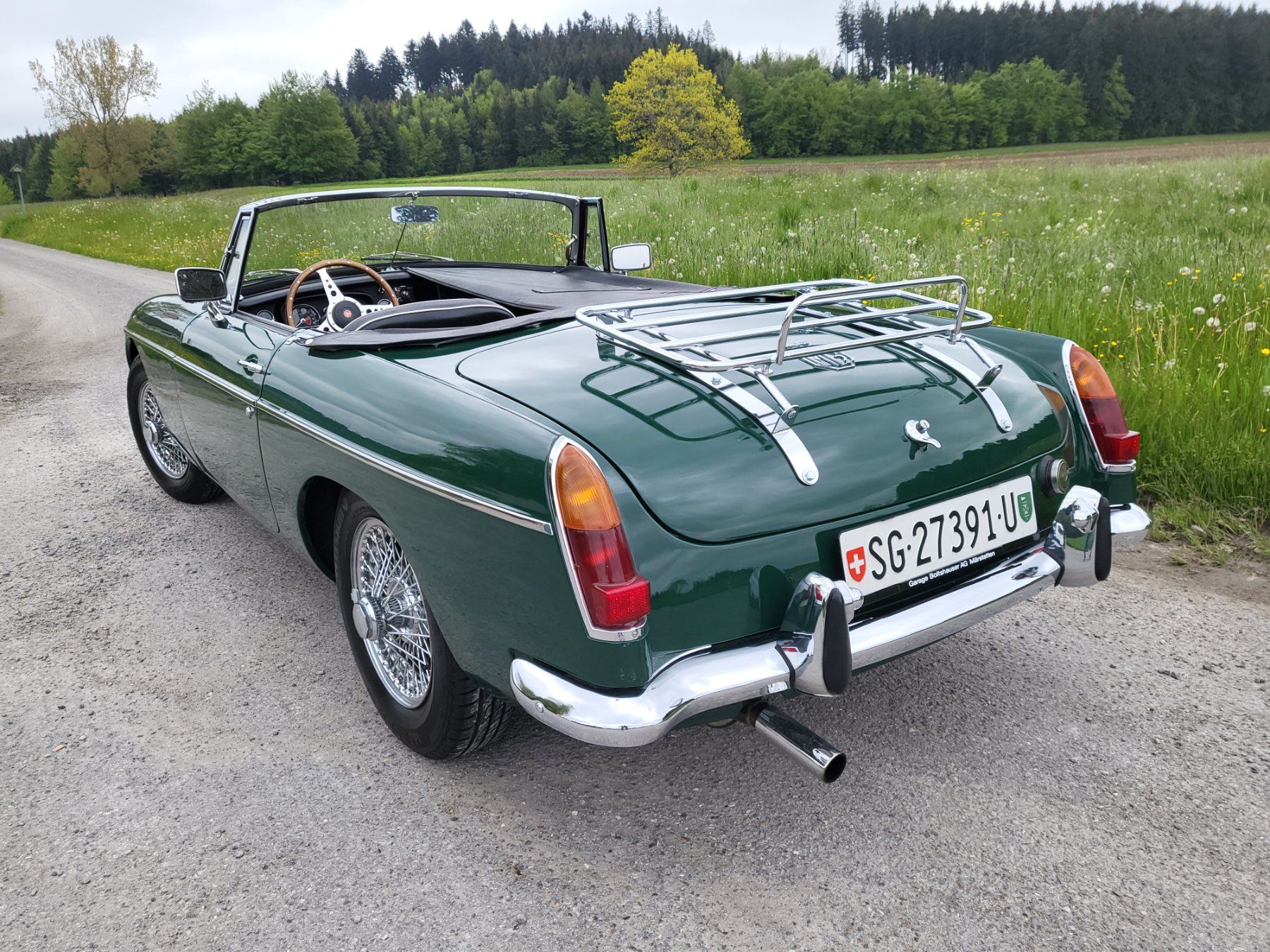 MG Automobili: MG B Cabriolet - Veteranenstatus – Usato da St. Gallen venduto da Skydive0 3