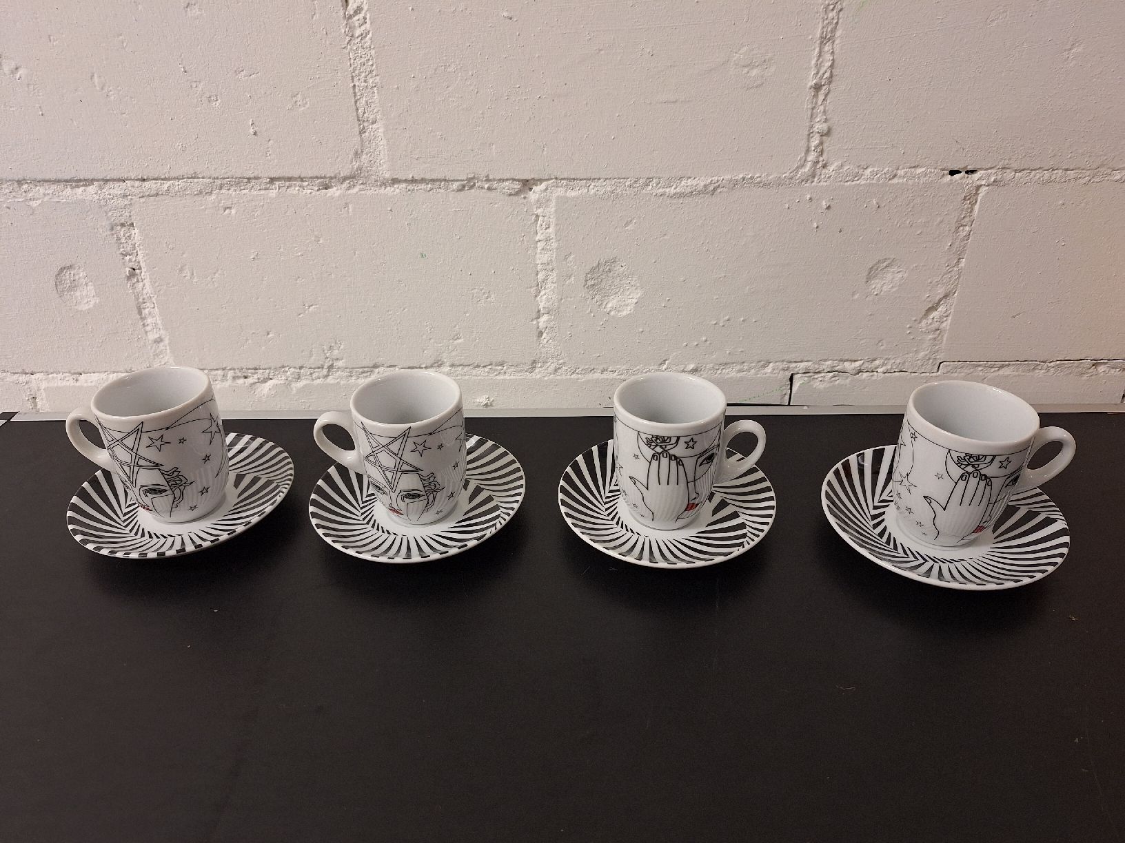 Tazze: Espresso-Tassen + Untersetzer – Usato da Luzern venduto da Joker84 1