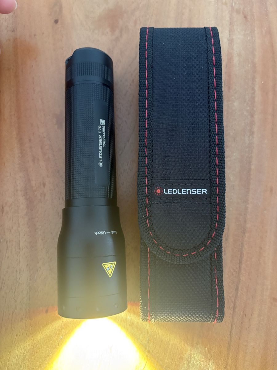 Ledlenser Lampade: Taschenlampe Ledlenser P7R – Nuovo (secondo la descrizione) da Meilen venduto da Harley. 1