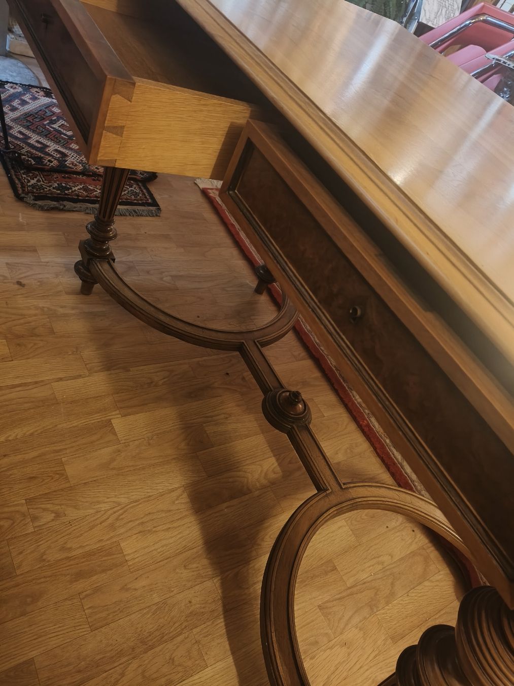 Tables: Antiker tisch mit2 Schublade – D'occasion à Zwingen par inf_2blh 2