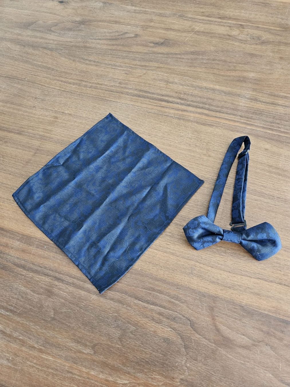 Cravatte: Fliegen & Pochette (Set) – Usato da Ostermundigen venduto da Kaervek_SUI