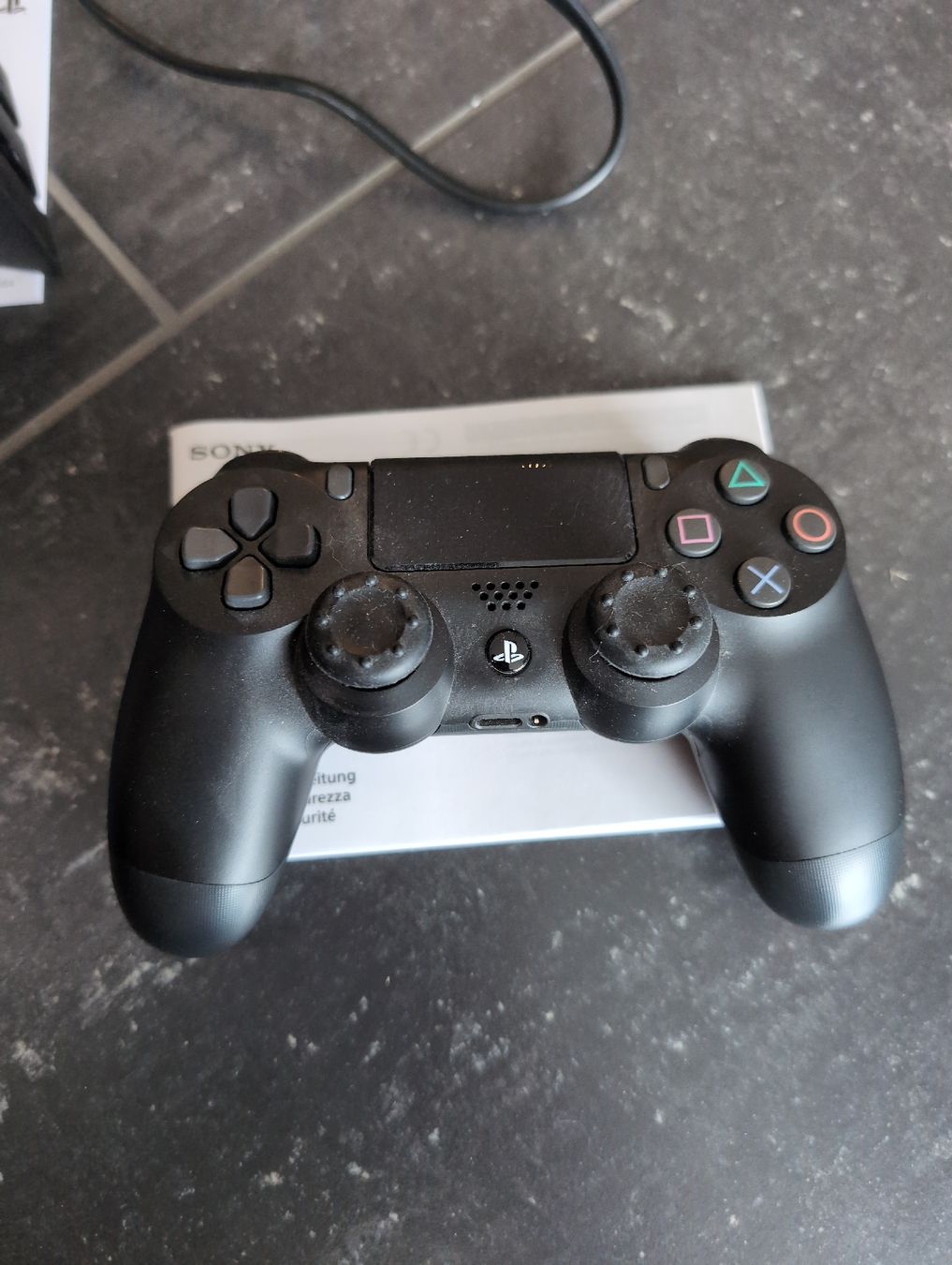 Sony Konsolen: Sony PlayStation 4 Pro CUH-7216B Konsole mit Controller – Gebraucht aus Aarau Rohr von Ajax13 4