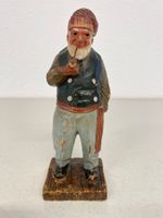 Vintage handgeschnitzte Holzfigur, Älpler mit Backpfeife
