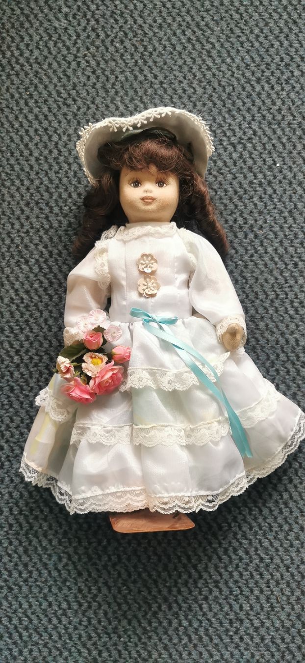 Bambole: RECHERCHONS COLLECTIONNEUR POUPÉES – Usato da Tavannes venduto da shannonmeylan2003 4