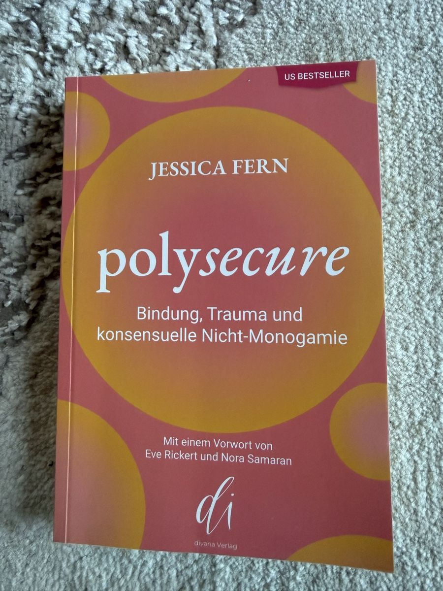 Libri: Buch Beziehungskosmos und Polysecure – Nuovo (secondo la descrizione) da Balsthal venduto da Almendra 2