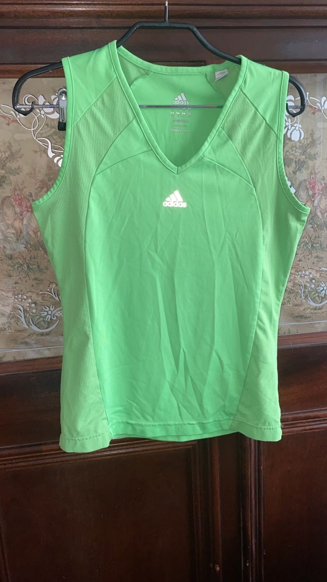 Adidas Tops: Adidas Top Oberteil – Gebraucht aus Obfelden von tan_9lj9