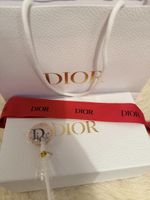 Sac et boîte cadeau Dior