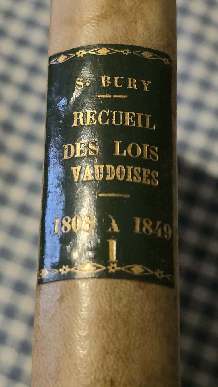 Livres: recueil des lois Vaudoises / Vol.1 – D'occasion à Cortaillod par signep 1