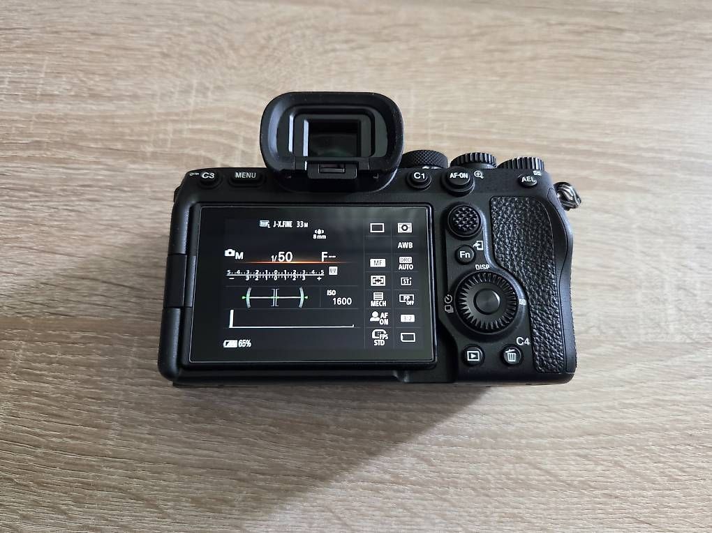 Sony Fotocamera: SONY Alpha A7 IV BODY (Shutter Count - 1850) – Usato da Dietikon venduto da Living-off-Commons 2
