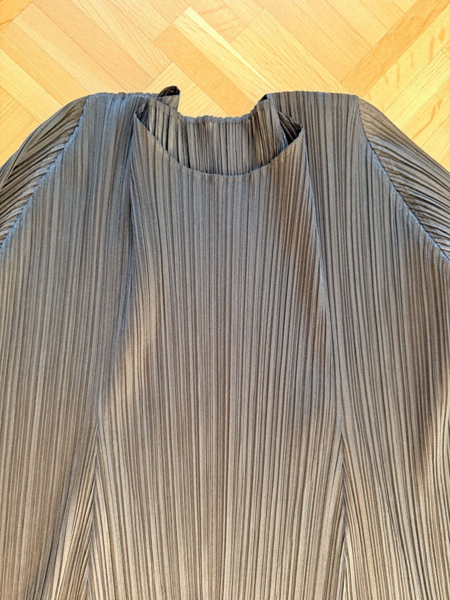 Issey Miyake Pullover & Sweatshirts: Issey Miyake Oberteil – Neu (gemäss Beschreibung) aus Zumikon von timmy15 2