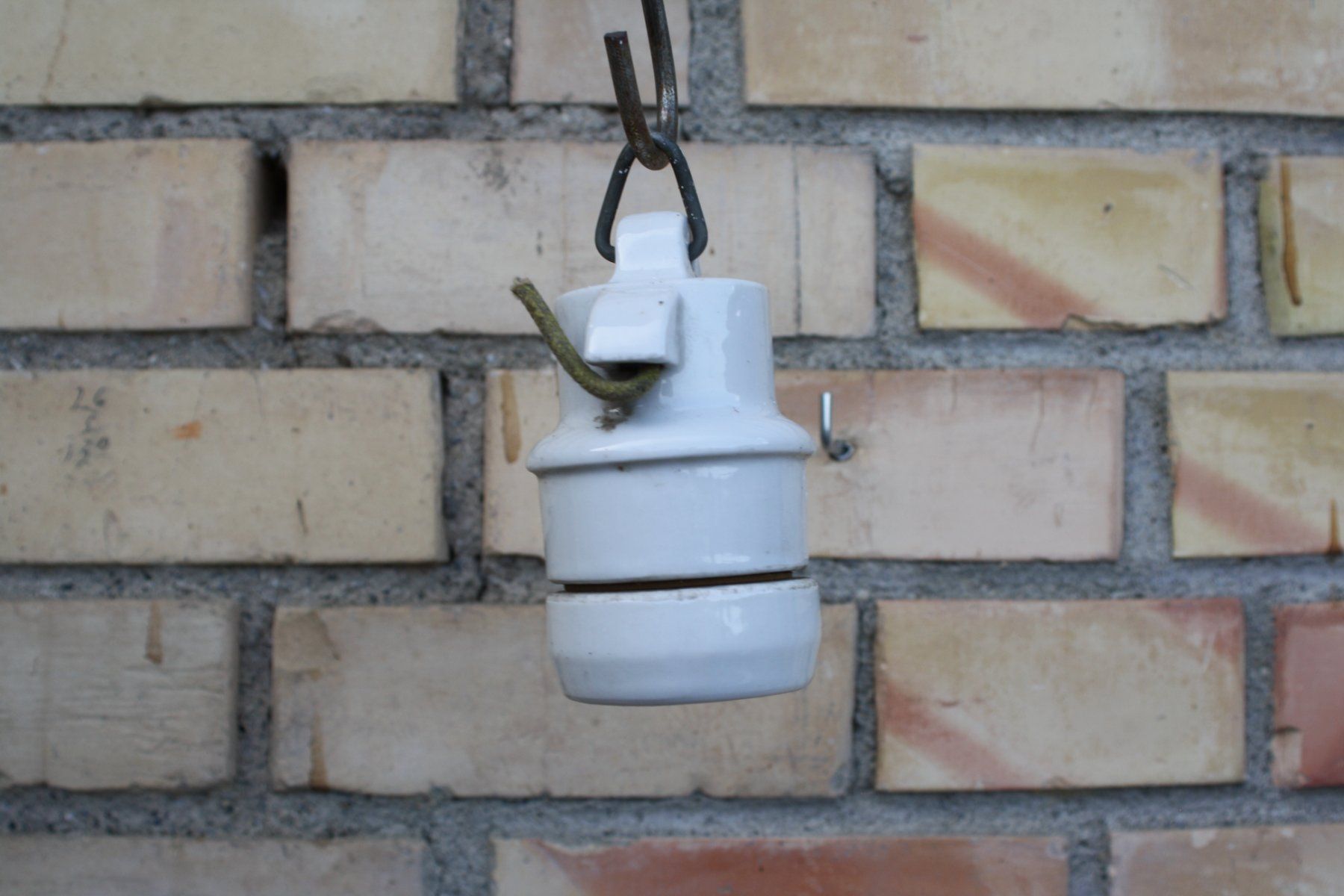 Lampade: ALTE LAMENFASSUNG STALLLAMPE – Usato da Wauwil venduto da Pneuedy 8