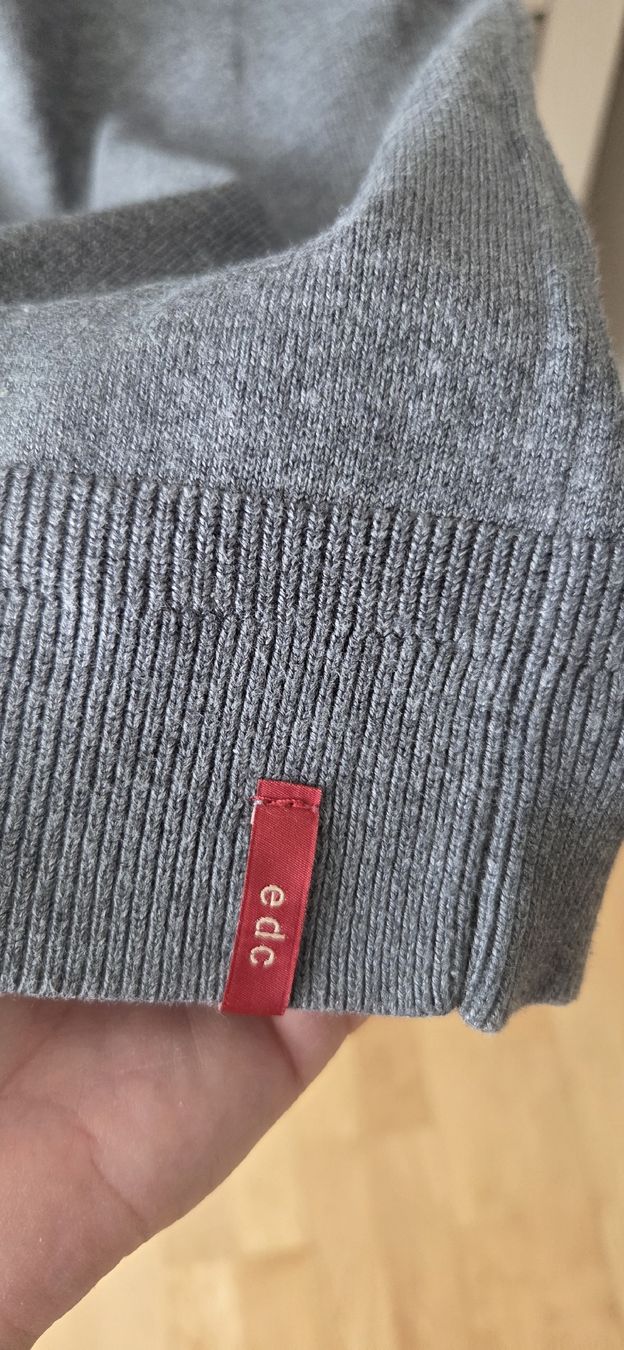 Maglioni & Felpe: edc by Esprit Pullover, Grau – Usato da Seuzach venduto da NadiaYuki 1