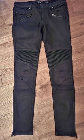 Tigha Jeans/Bikerhose in Grösse 29.