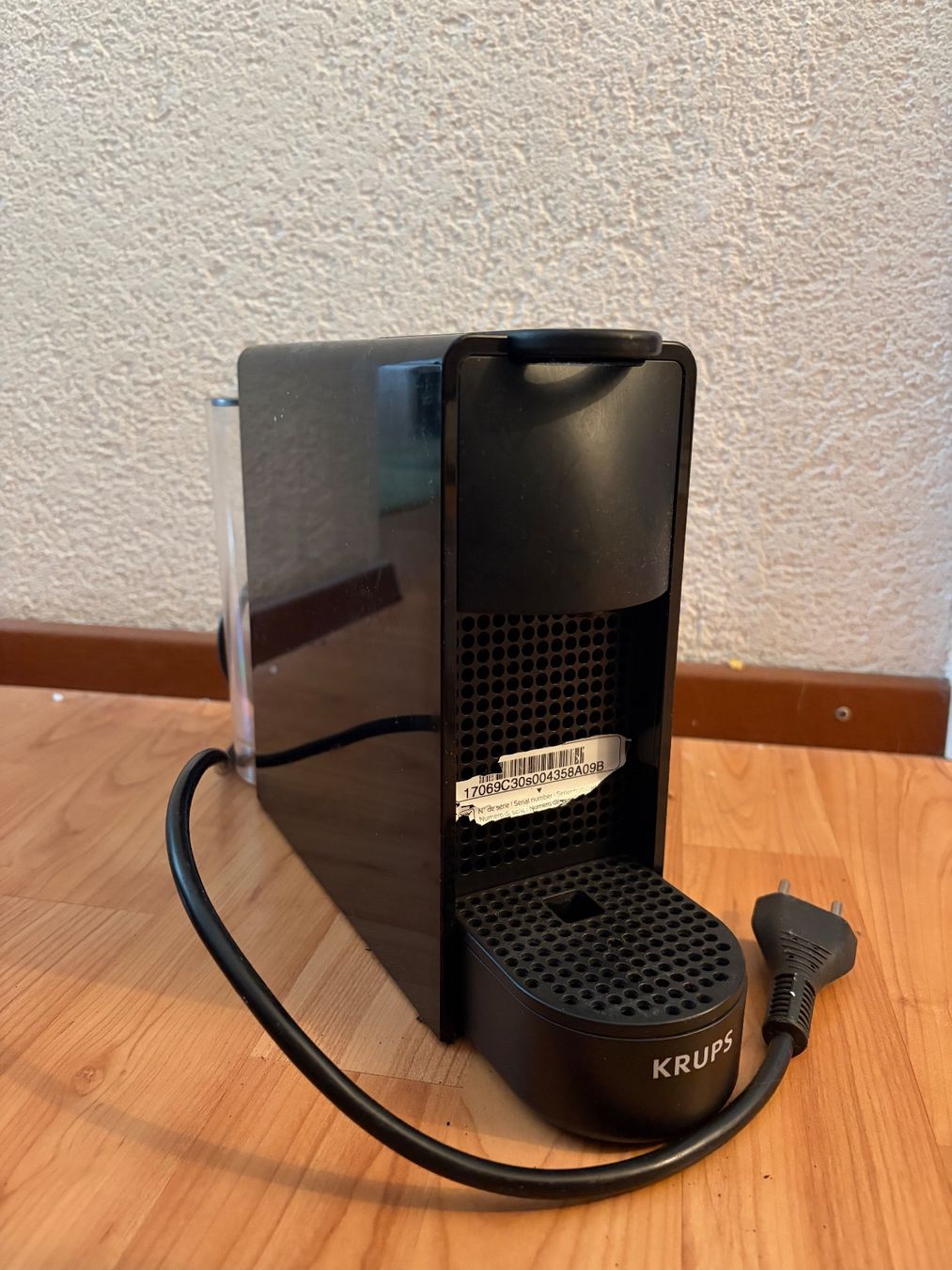 Nespresso Kaffeemaschinen & Espressomaschinen: Nespresso essenza mini – Gebraucht aus Zürich von ais_cg8r 1