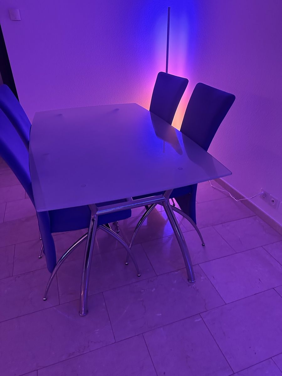 Set di tavolo e panche: Moderne Essgruppe mit Glastisch und 6 Stühlen – Usato da Reinach BL venduto da chi_r87p 4