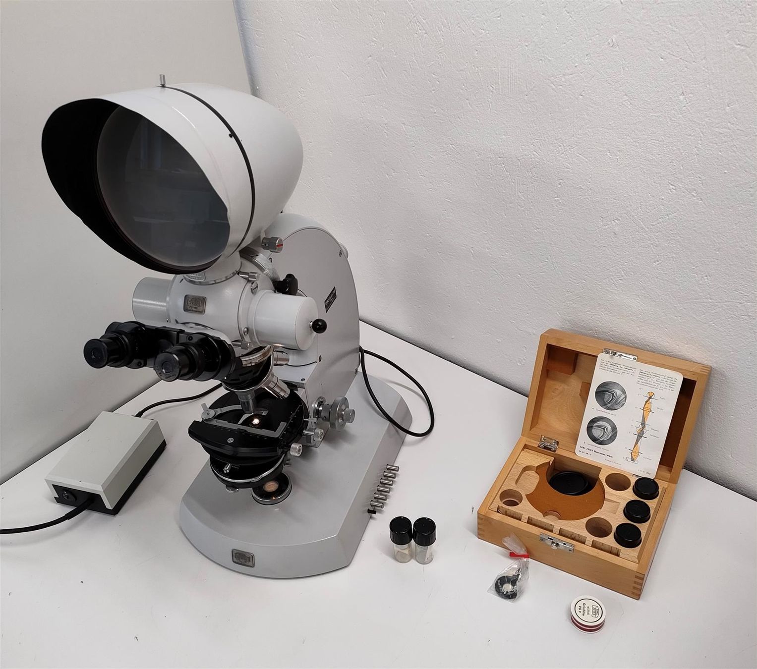 Laborzubehör: Carl Zeiss Universal Microscope – Gebraucht aus Niederdorf von LeptonAG_Labor 2
