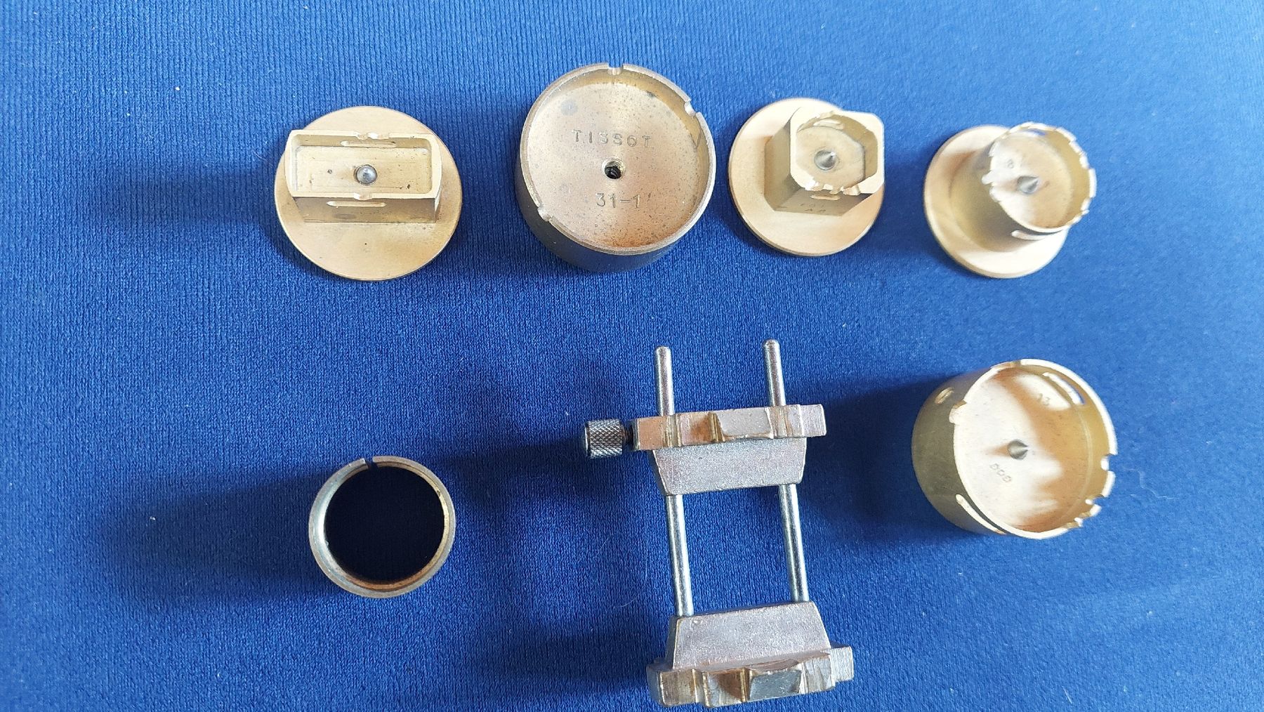 Tutti gli attrezzi: Lot de 7 outils porte-pièces – Usato da Marsens venduto da jogocade