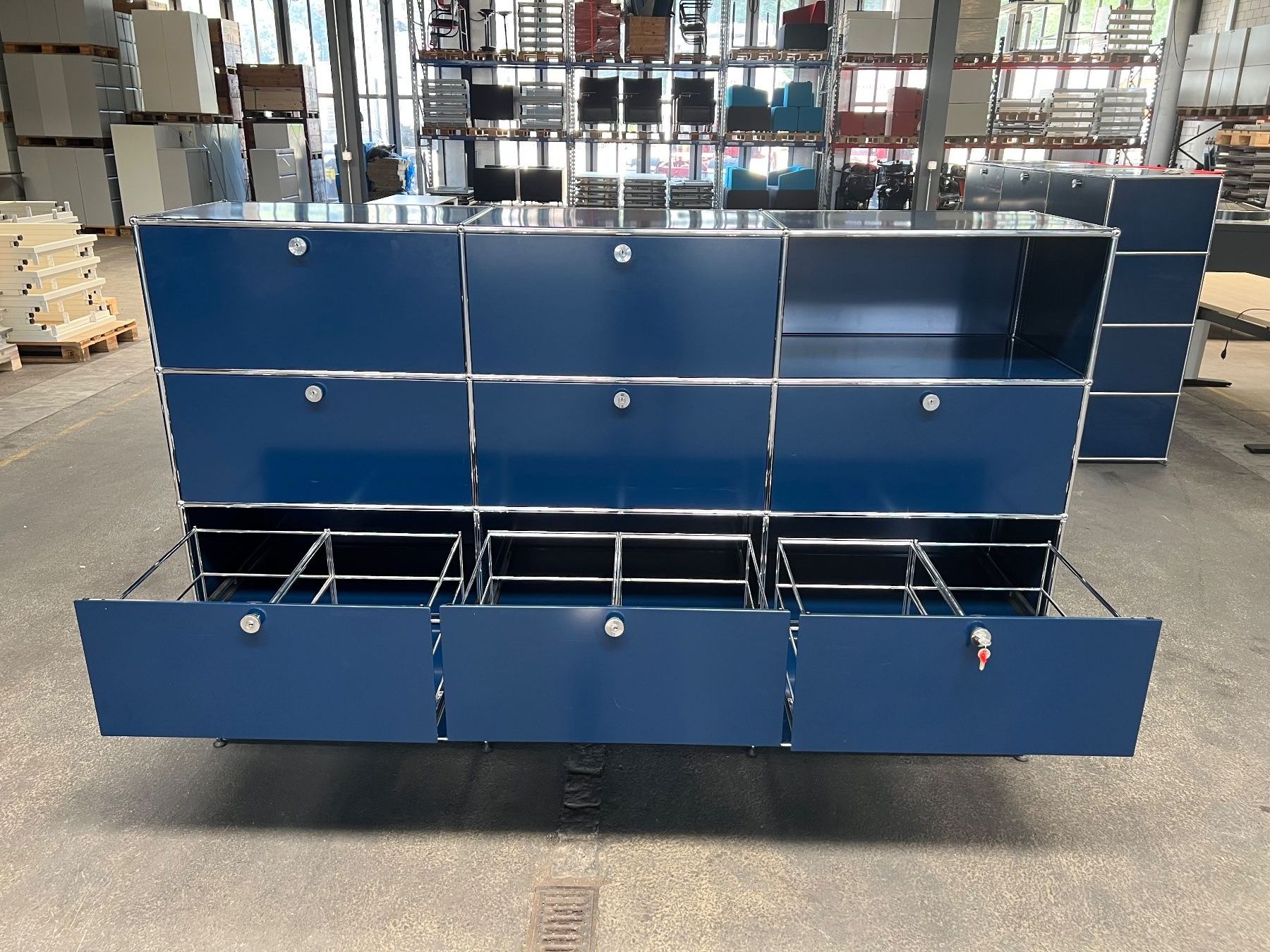 USM Scaffali: USM Haller Highboard 3x4 in blau – Usato da Wangen an der Aare venduto da TBYN 2