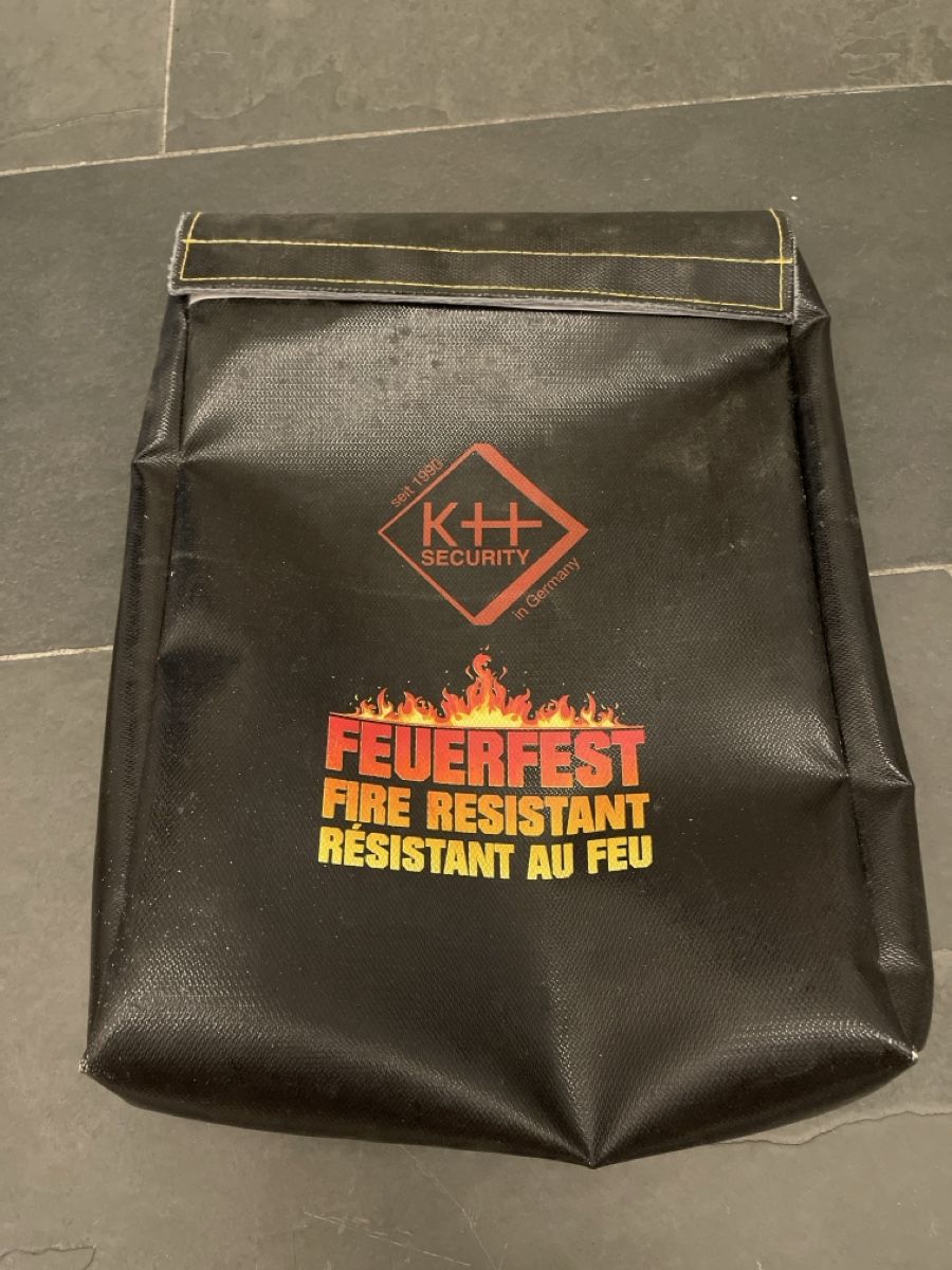 Borse: Feuerfeste Dokumententasche 4,9L Deluxe – Usato da Unterkulm venduto da AnoliOccasion