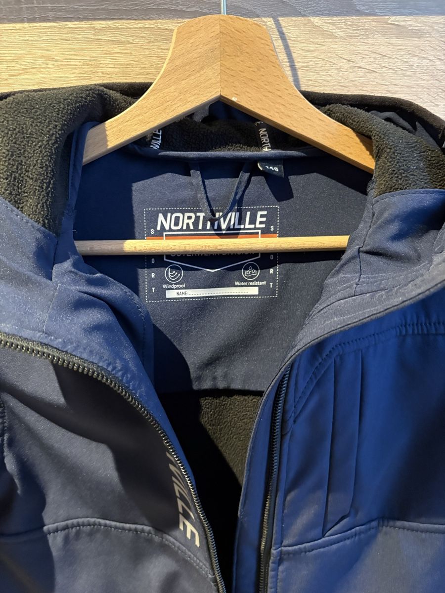 C&A Giacche & Cappotti: Softshelljacke Jacke Grösse 140 C&A – Usato da Nürensdorf venduto da Yellowstone09 1
