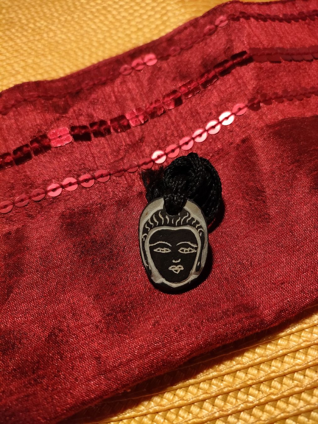 Ketten: Nepal Om Buddha Halskette – Neu und originalverpackt aus Triesenberg von feinerli