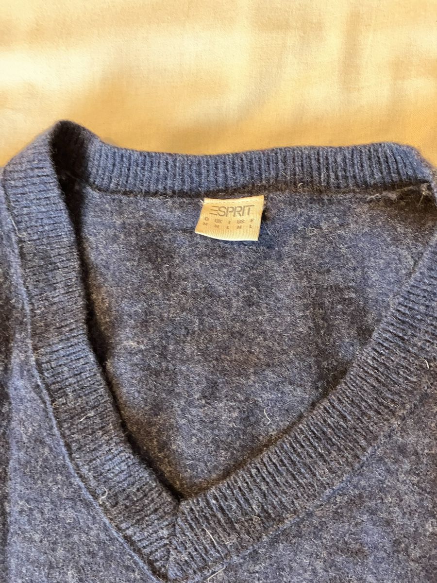 Pullover & Sweatshirts: Angenehmes Blau – Gebraucht aus Baden von sylivianne