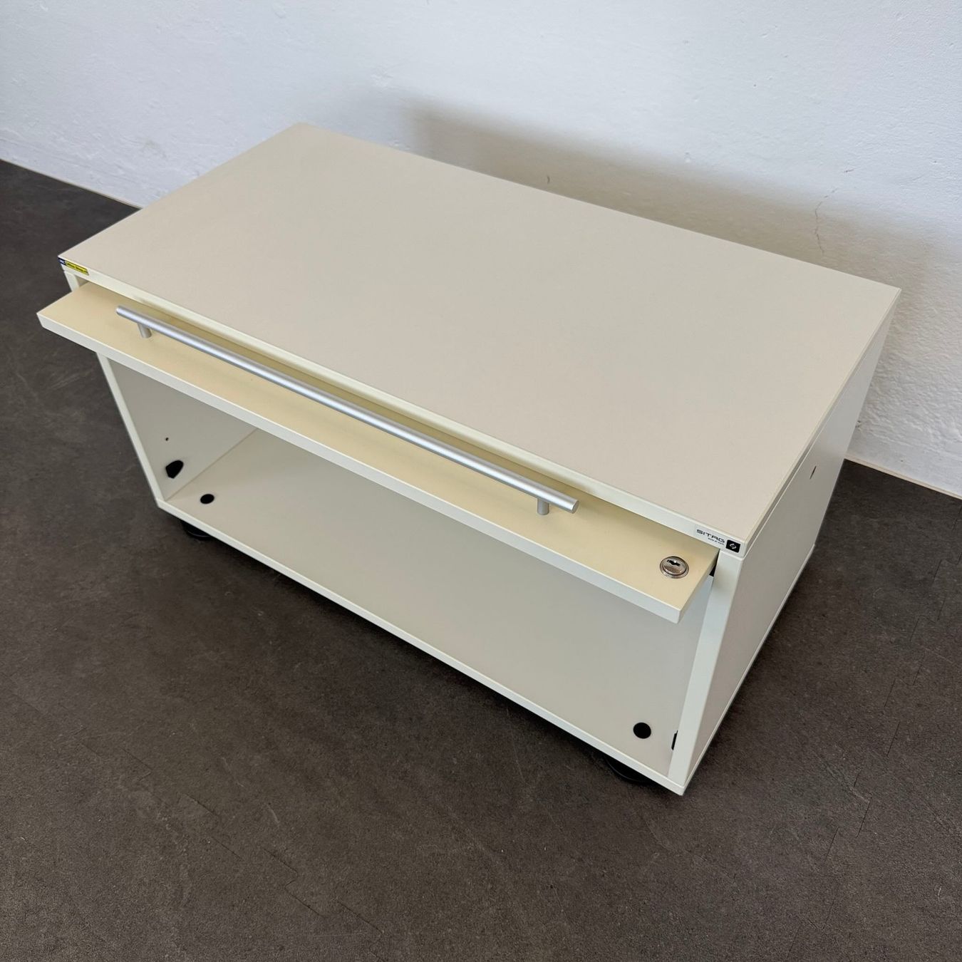 Armadi: Sitag MCS Sideboard Modul mit Klappe - ohne Schlüssel – Usato da Schönenwerd venduto da mcofficeshop 5