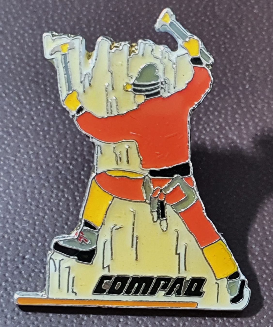Placchette & Badge: R326 - Pin Bergsteiger COMPAQ – Usato da Reinach BL venduto da Boston-Verkauf
