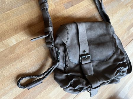 Schöne Tasche aus weichem Leder von Aunts & Uncles